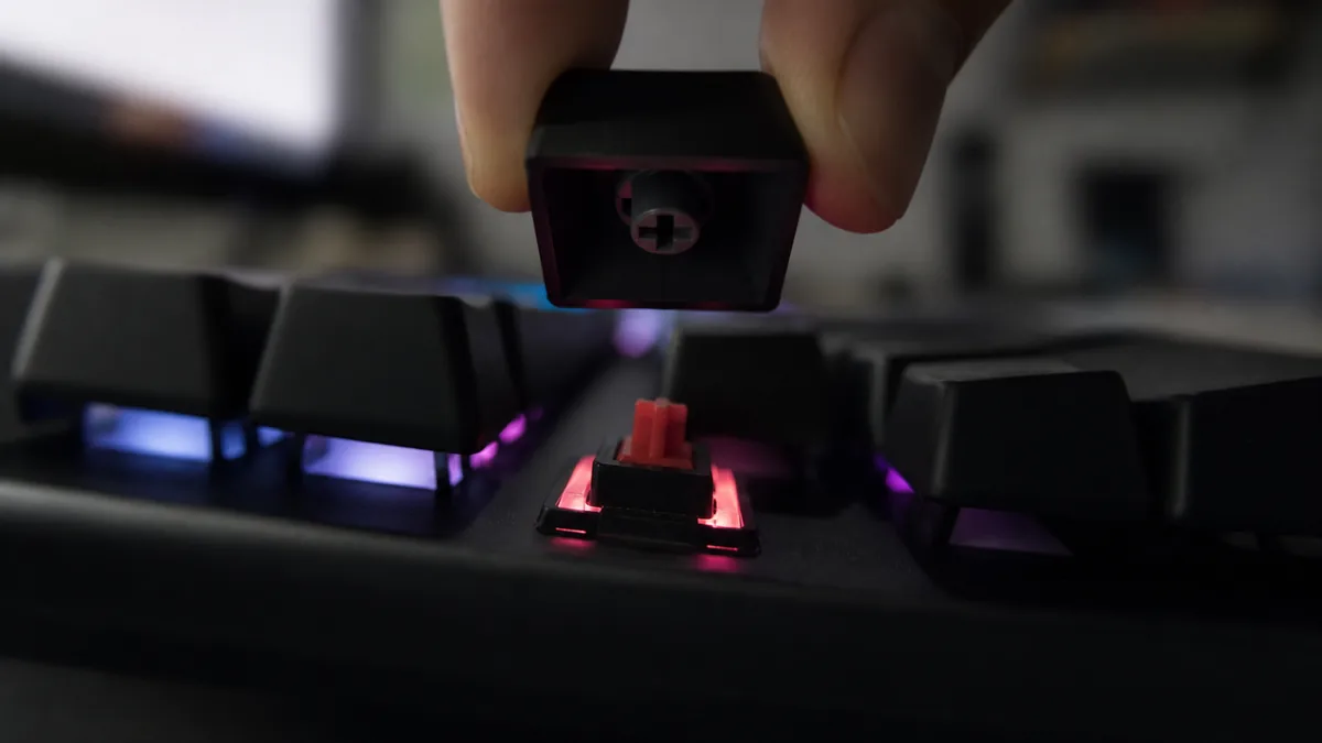 Teclado y mouse gamer baratos: los 32,000 DPI que nadie usa